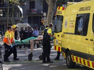 La familia de la argentina herida en Barcelona denuncia al Gobierno por abandono La familia de la argentina herida en Barcelona denuncia al Gobierno por abandono