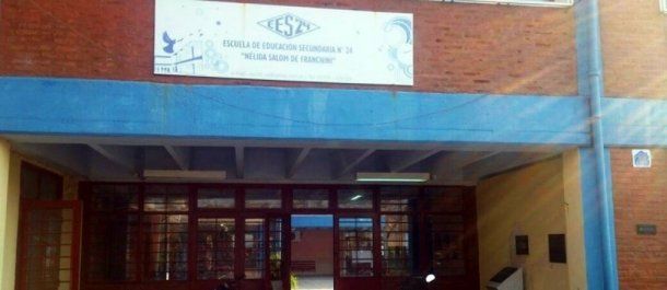 Pusieron candados en la EES N° 24, excolegio Nacional, de Villa Ángela, Chaco
