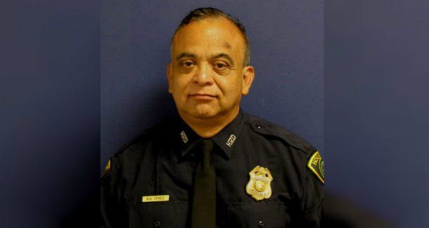 Perez tenía casi 61 años y 34 de servicio como policía en Houston