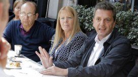 Massa y Stolbizer reanudaron la campaña electoral en Campana Massa y Stolbizer reanudaron la campaña electoral en Campana
