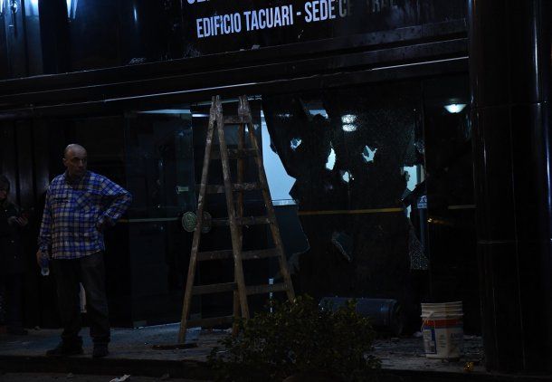 Atacaron a piedrazos una sede de la mutual de Gendarmería<br>