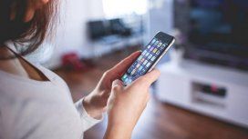 Cada vez son más los usuarios que reportan que sus smartphones lo escuchan Cada vez son más los usuarios que reportan que sus smartphones lo escuchan