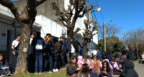 Las escuelas denuncian que no hay avanece en las investigaciones