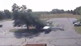 VIDEO: Un piloto sobrevivó a un espectacular accidente de avioneta VIDEO: Un piloto sobrevivó a un espectacular accidente de avioneta