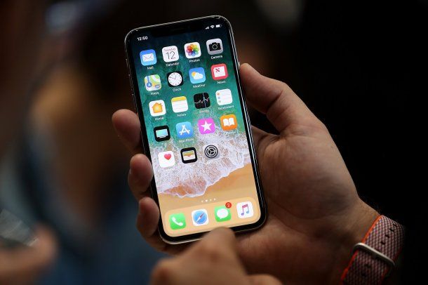 <p>Apple reconoció que sus teléfonos tienen una vida útil programada</p>