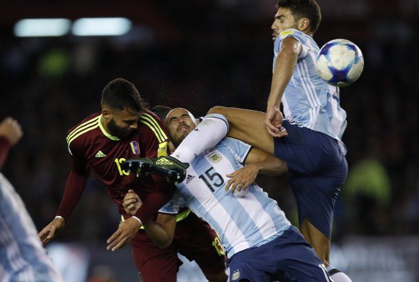 El ex jugador de Lanús fue titular ante Uruguay y Venezuela