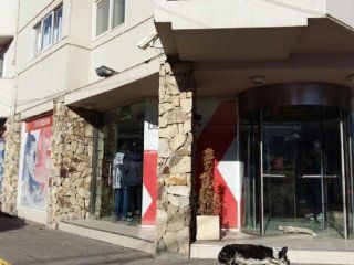 bariloche: un chico cayo del quinto piso de un hotel en su viaje de egresados bariloche: un chico cayo del quinto piso de un hotel en su viaje de egresados
