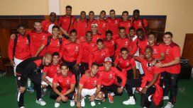 El plantel peruano tras la histórica victoria ante Ecuador en Quito El plantel peruano tras la histórica victoria ante Ecuador en Quito