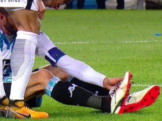 Lisandro López se toma el botín con sangre Lisandro López se toma el botín con sangre