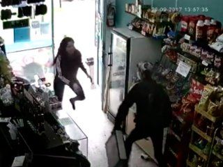 kiosquera karateca: una joven se enfrento a un ladron y evito un robo kiosquera karateca: una joven se enfrento a un ladron y evito un robo