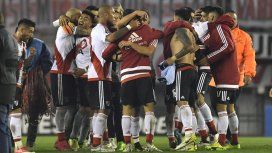 Los jugadores de River se saludan tras la remontada ante Wilstermann Los jugadores de River se saludan tras la remontada ante Wilstermann