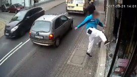 El hombre no se detuvo por nada, pero el karma lo alcanzó El hombre no se detuvo por nada, pero el karma lo alcanzó