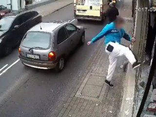 El hombre no se detuvo por nada, pero el karma lo alcanzó El hombre no se detuvo por nada, pero el karma lo alcanzó