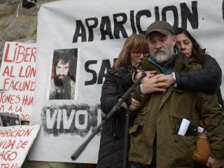 El hermano de Santiago Maldonado en una de las marchas por su aparición con vida El hermano de Santiago Maldonado en una de las marchas por su aparición con vida