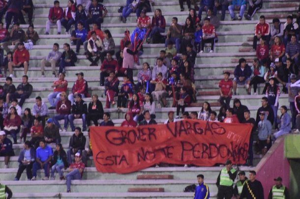 Bandera contra Grover Vargas de Jorge Wilstermann - Crédito: Twitter