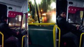 Así miraba su celular el colectivero Así miraba su celular el colectivero