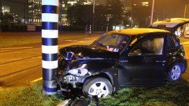 Así quedó el Chrysler PT Cruiser en el que iba el Kun Así quedó el Chrysler PT Cruiser en el que iba el Kun
