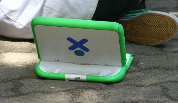 Las niñas utilizaron la computadora de la escuela para grabar los abusos