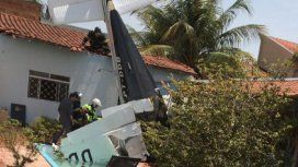Cayó una avioneta en una casa: 3 muertos - Crédito: @Leandrosp17 Cayó una avioneta en una casa: 3 muertos - Crédito: @Leandrosp17