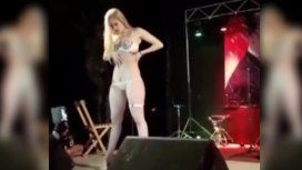 Escandaloso show de strippers en el acto de un senador santafesino Escandaloso show de strippers en el acto de un senador santafesino