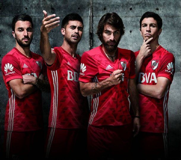 Scocco, Pity Martínez, Ponzio y Nacho Fernández<br>