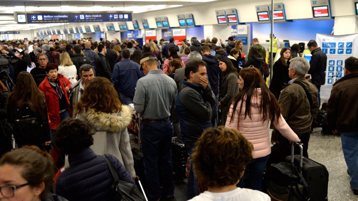 El paro se adelantó en Aeroparque: caos por vuelos cancelados sin previo aviso
