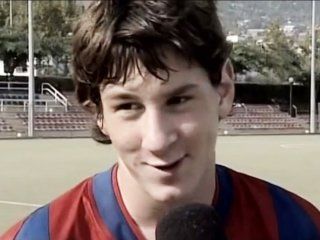 a 13 anos de su debut, el barcelona compartio las mejores jugadas de messi en las inferiores a 13 anos de su debut, el barcelona compartio las mejores jugadas de messi en las inferiores