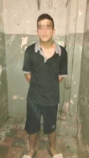 Este joven es Mickey, el que ocupaba la casa de Claudia Ferro<br>