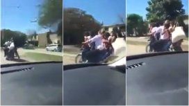 Ocho en una moto en avenida Soberanía de Resistencia Ocho en una moto en avenida Soberanía de Resistencia