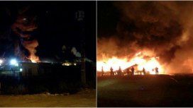 Garín: incendio en una fábrica de aerosoles Garín: incendio en una fábrica de aerosoles