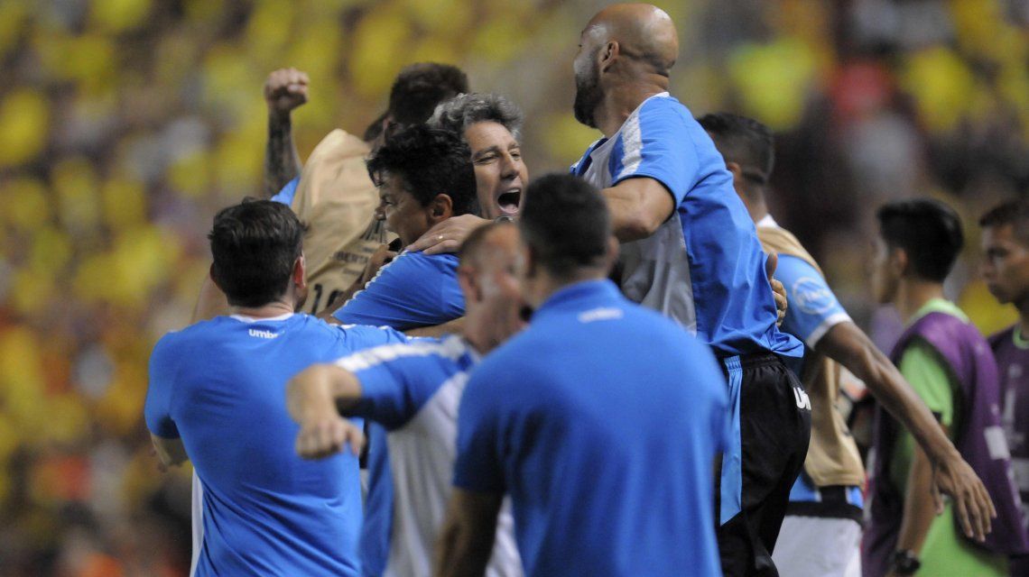 Gremio tiene un pie y medio en la final Gremio tiene un pie y medio en la final