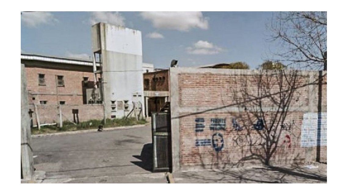 Limaron dos celdas y cuatro adolescentes se fugaron de un instituto de Lomas de Zamora Limaron dos celdas y cuatro adolescentes se fugaron de un instituto de Lomas de Zamora