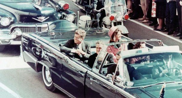 John F. Kennedy, minutos antes de ser asesinado
