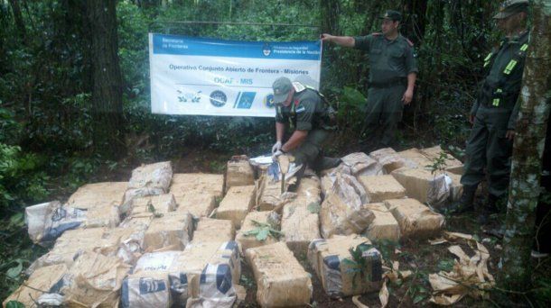 La foto debía ser ilustrativa del operativo exitoso pero despertó suspicacias