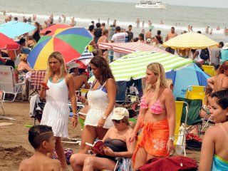 mas turismo, pero muy gasolero: este fin de semana largo, la gente opto por ir a casas de amigos o conocidos mas turismo, pero muy gasolero: este fin de semana largo, la gente opto por ir a casas de amigos o conocidos