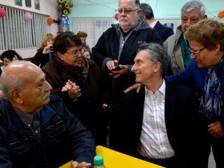 Macri con jubilados Macri con jubilados