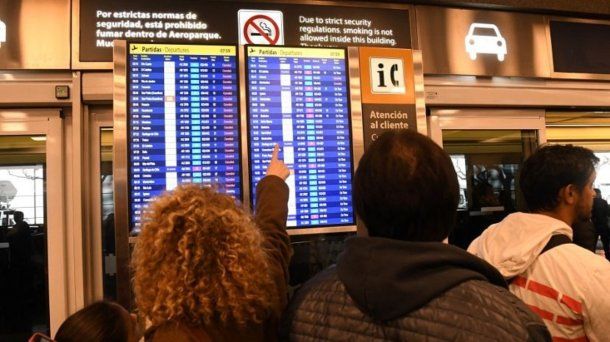 Las cancelaciones se deben a la negativa por parte de las tripulaciones de aceptar reprogramar vuelos.