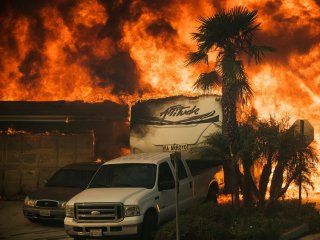 fuego descontrolado en california: mas de 200 mil evacuados fuego descontrolado en california: mas de 200 mil evacuados