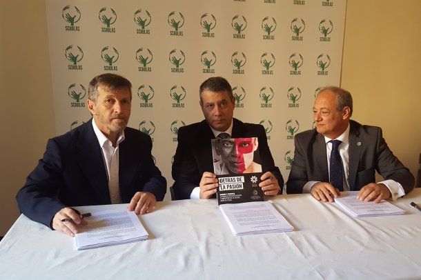 Guillermo Whpei y autoridades de Scholas Occurrentes