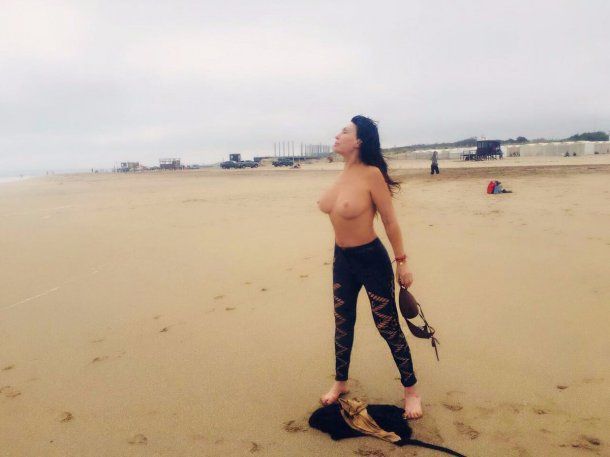 Moria Casán muy sexy en toples.