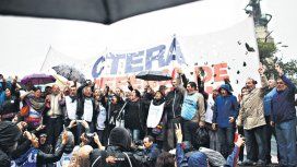 Contra la reforma: docentes lanzan paro y la CGT se reúne de urgencia Contra la reforma: docentes lanzan paro y la CGT se reúne de urgencia