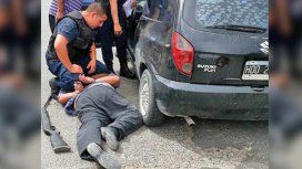 La ató y se la llevó en el auto porque no se quiso casar con él La ató y se la llevó en el auto porque no se quiso casar con él