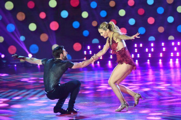 Gonzalo Gerber y Flor Vigna bailando rock<br>
