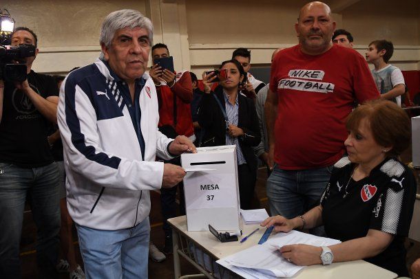 Moyano votó en Independiente