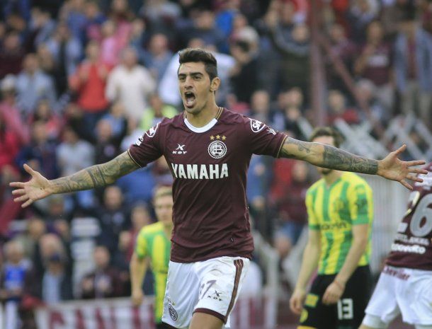 Román Martínez fue declarado prescindible en Lanús<br>