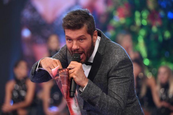 Como siempre, hubo varios cortes comerciales antes de dar a conocer a la pareja ganadora<br>