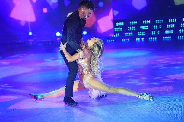 Pura sensualidad en el merengue de Fede Bal y Laurita Fernández<br>