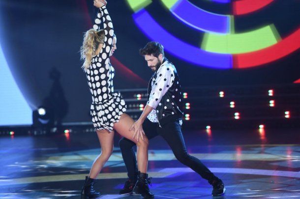 En blanco y negro fue la vestimenta de Flor y Gonzalo<br>