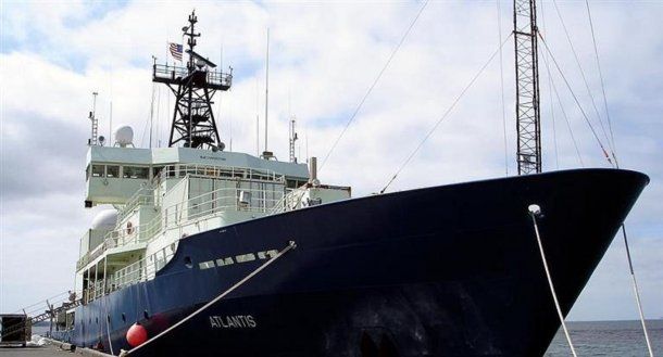 Buque oceanográficos Atlantis.