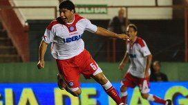Néstor Ortigoza en Argentinos Juniors, otro de los equipos en los que jugó además de San Lorenzo Néstor Ortigoza en Argentinos Juniors, otro de los equipos en los que jugó además de San Lorenzo